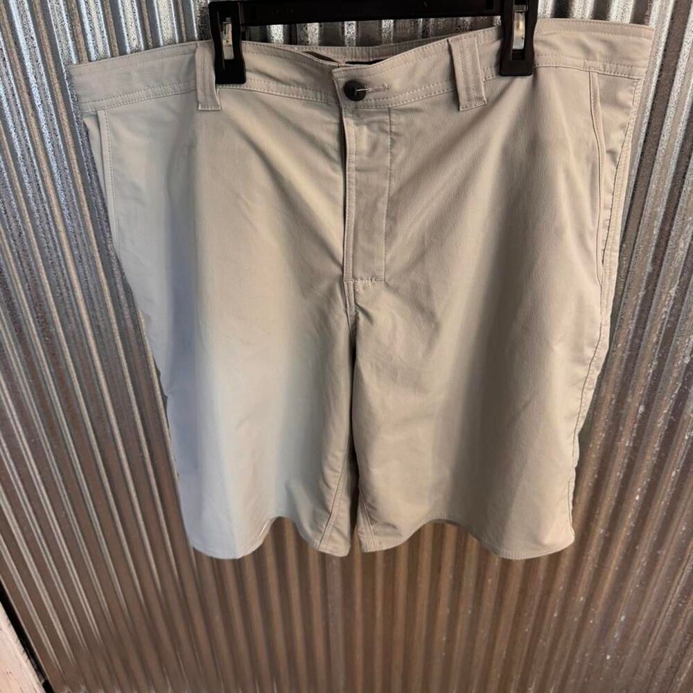 George‎ Men's Cream Tan Shorts Size 40 Flat Front Casual Chino Walking Shorts